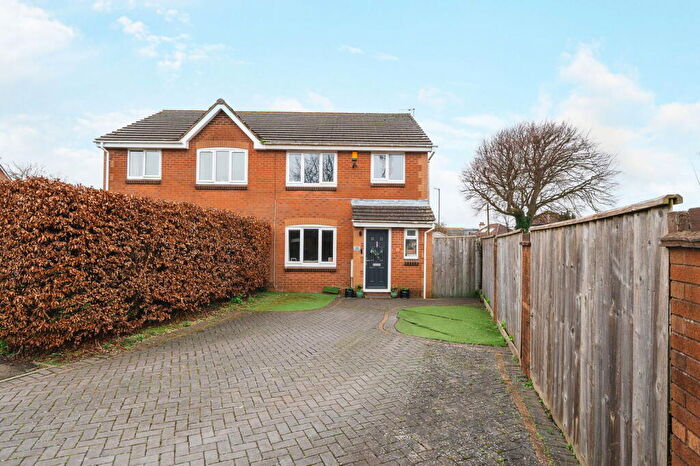 3 Bedroom Semi Detached House For Sale In Gaunts Close, Portishead, Bristol, BS20