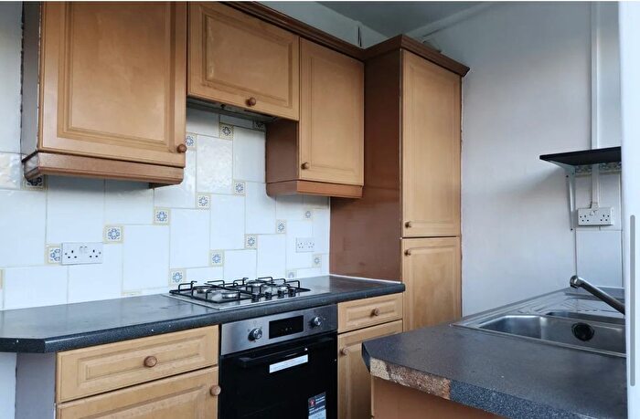 3 Bedroom Terraced House To Rent In Ravenscar Road, Bromley, BR1