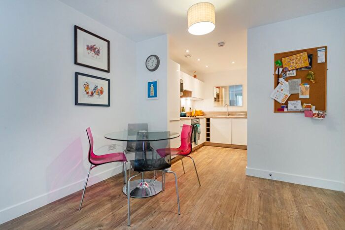 1 Bedroom Flat To Rent In Carney Place, London, SW9
