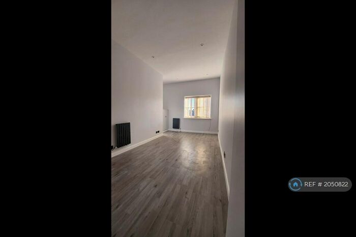 Studio To Rent In Seymour Court, Knaphill, Woking, GU21