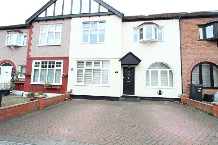 5 Bedroom Terraced House To Rent In Milton Crescent, Ilford, IG2