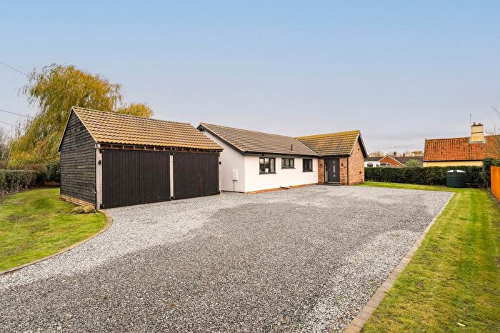 4 Bedroom Detached Bungalow For Sale In Rectory Road, Tivetshall St. Mary, NR15