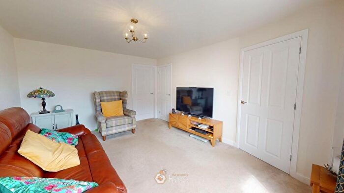 4 Bedroom Detached House For Sale In Valerian Close, New Rossington, Doncaster, DN11