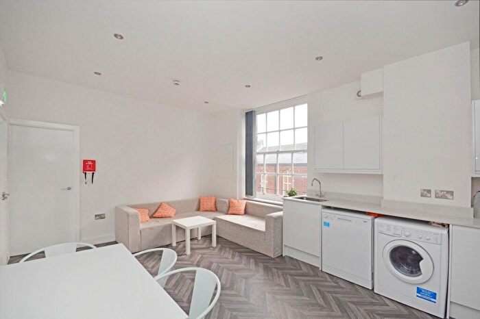 4 Bedroom Apartment To Rent In Rockingham Lane, Sheffield, South Yorkshire, S1