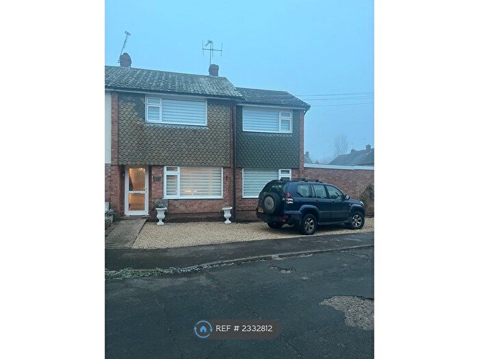 3 Bedroom End Of Terrace House To Rent In Millbrook Close, Wallingford, OX10