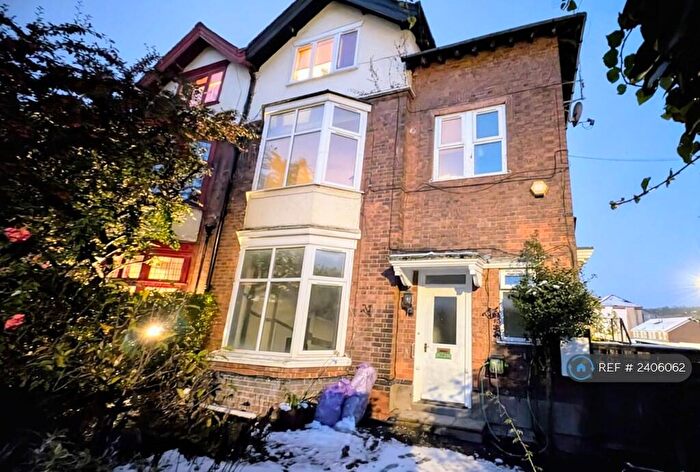 2 Bedroom Flat To Rent In Claremont Gardens, Nottingham, NG5