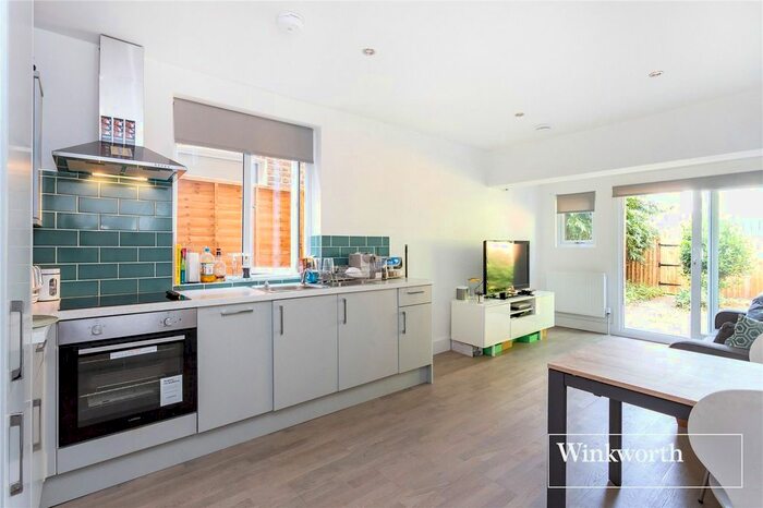 1 Bedroom Flat To Rent In Station Road, Finchley, London N3