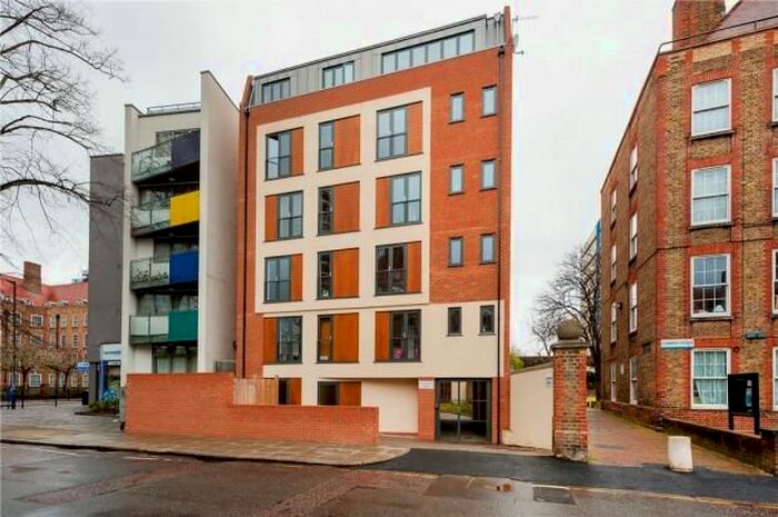1 Bedroom Flat To Rent In Comber Grove, Camberwell, SE5