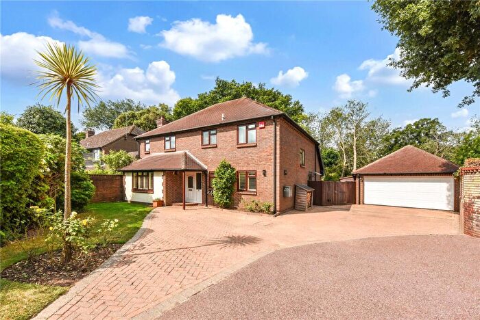 4 Bedroom Detached House For Sale In Plainwood Close, Summersdale, Chichester, West Sussex, PO19