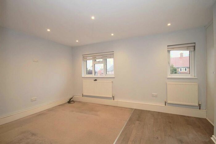 2 Bedroom Apartment To Rent In Canterbury Road, Morden, SM4