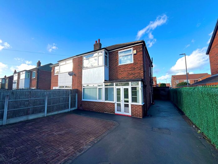 3 Bedroom Property To Rent In Middleton Park Road, Middleton, Leeds, LS10