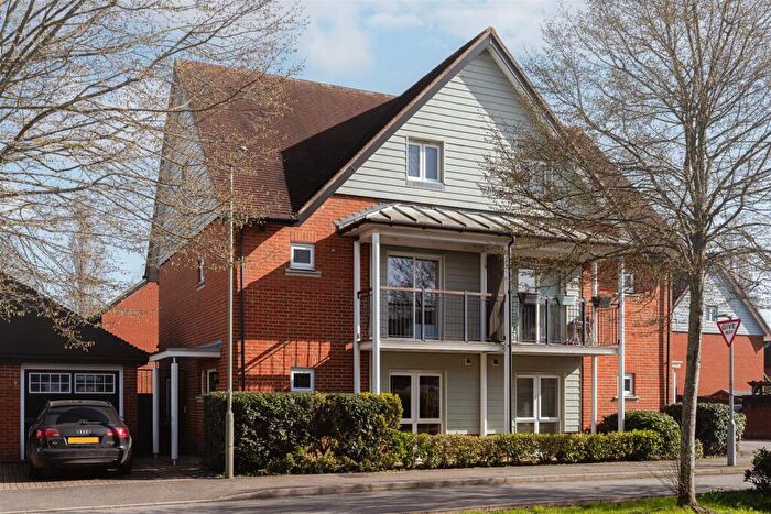 4 Bedroom Semi Detached House For Sale In Holmesdale Avenue, Redhill, RH1