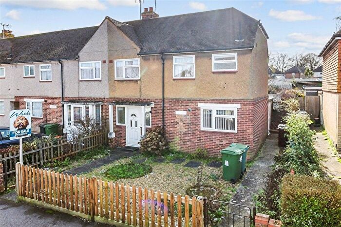 3 Bedroom End Terrace House For Sale In Plains Avenue, Maidstone, Kent, ME15