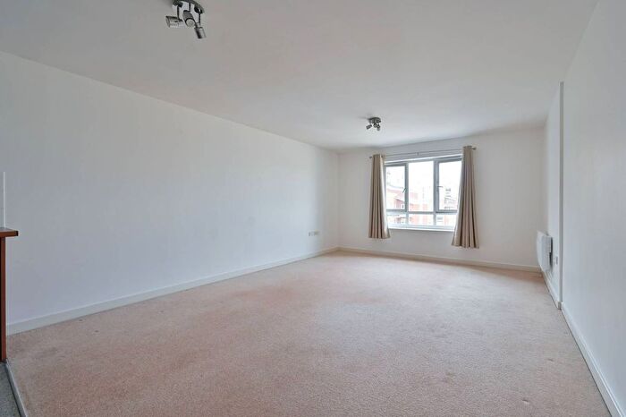 1 Bedroom Flat To Rent In Copperdale Court, Watford, WD18