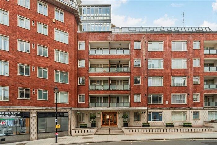 1 Bedroom Flat For Sale In Buckingham Gate, Westminster, SW1E