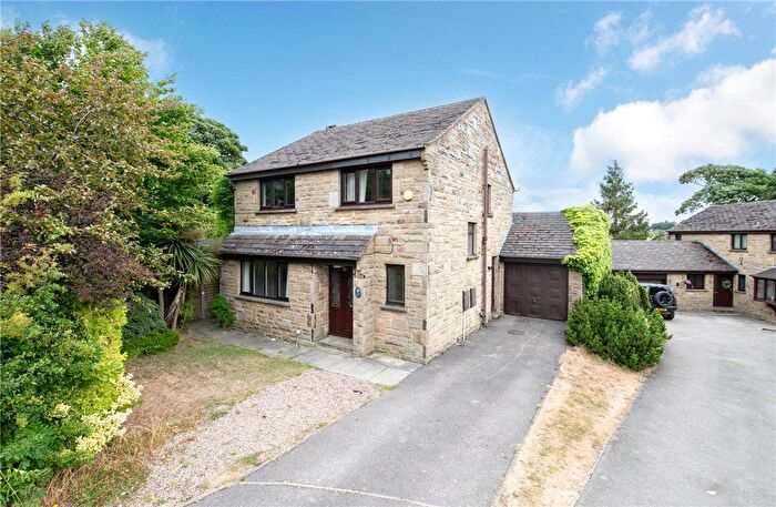 4 Bedroom Detached House For Sale In Ox Heys Meadows, Thornton, Bradford, West Yorkshire, BD13