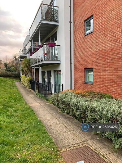 2 Bedroom Flat To Rent In Highfield Close, London, SE13