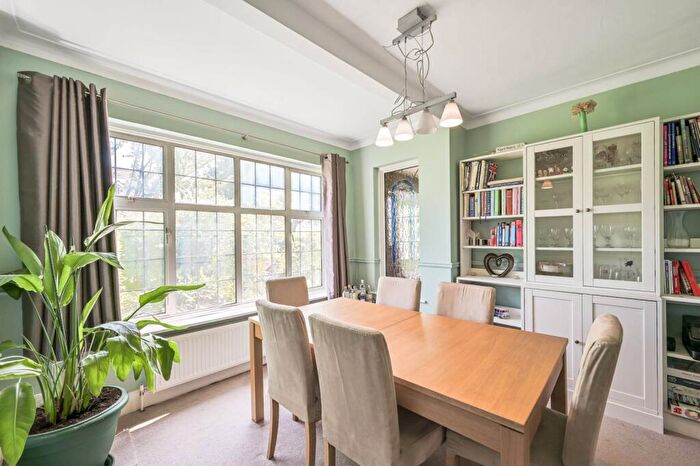 5 Bedroom Semi-Detached House For Sale In Hall Lane, Hendon, London, NW4