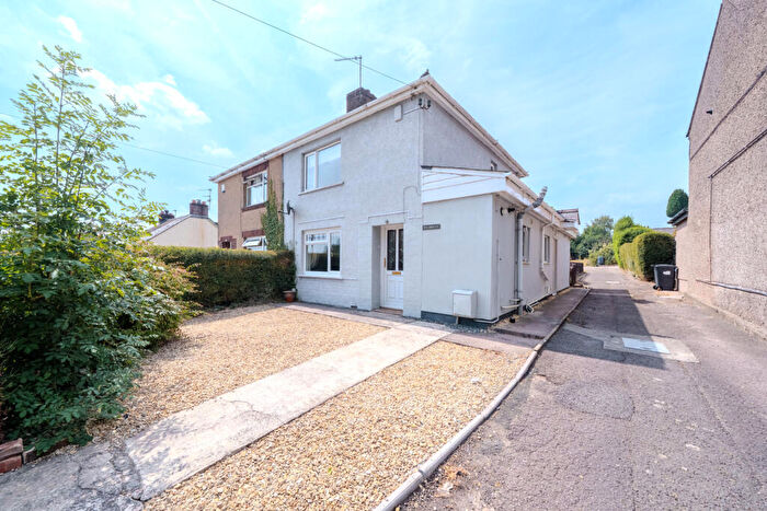 3 Bedroom Semi-Detached House For Sale In Palmers Flat, Coalway, GL16
