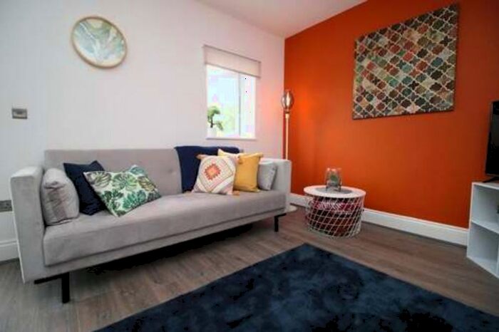 2 Bedroom Flat To Rent In North Rd, Cardiff, CF10