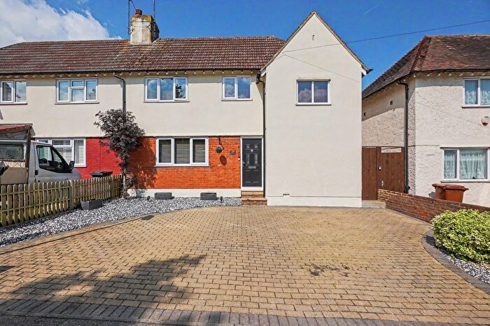 2 Bedroom Semi-Detached House For Sale In Toronto Road, Gillingham, ME7