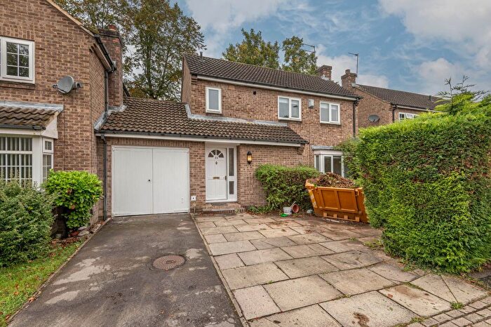 3 Bedroom Link Detached House To Rent In St Helens Way, Adel, Leeds, LS16