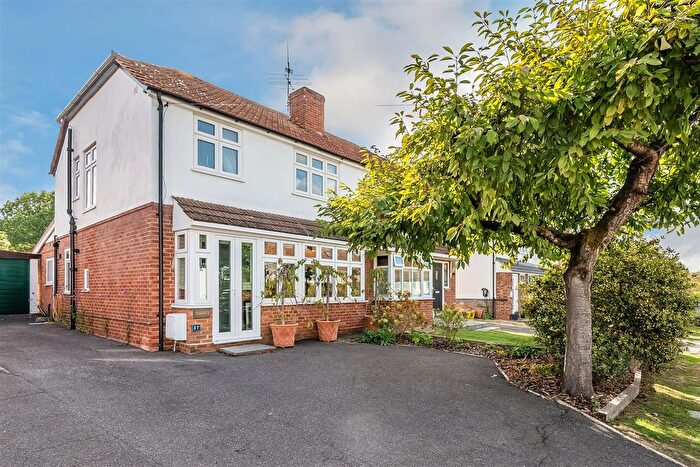 3 Bedroom Semi-Detached House For Sale In Lodge Road, Fetcham, KT22