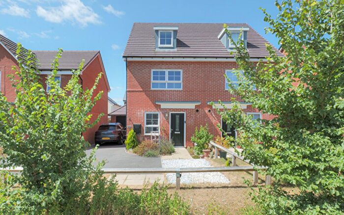 4 Bedroom Semi-Detached House For Sale In Basil Drive, Melksham, SN12