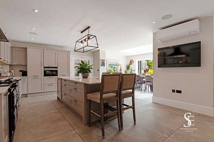 5 Bedroom Detached House For Sale In Redlake Lane, Wokingham, RG40