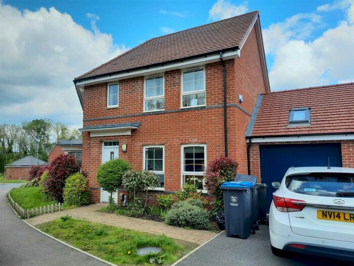 3 Bedroom Detached House To Rent In Argus Gardens, Hemel Hempstead, HP2