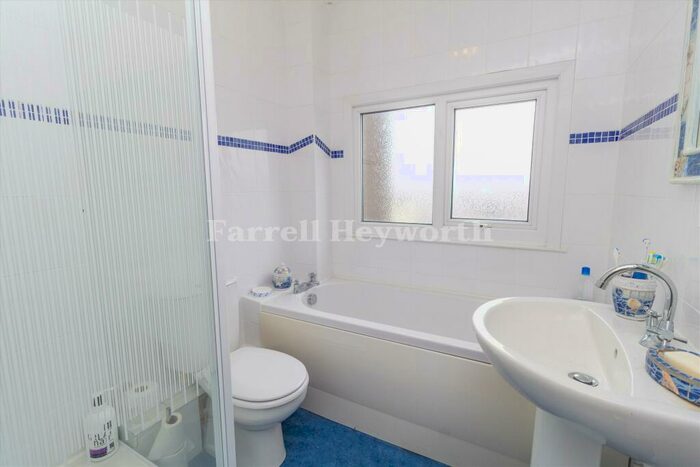 2 Bedroom Flat For Sale In Queens Promenade, Blackpool, FY2