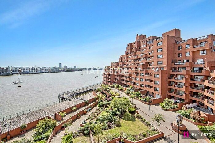 2 Bedroom Apartment To Rent In The Highway, London, E1W