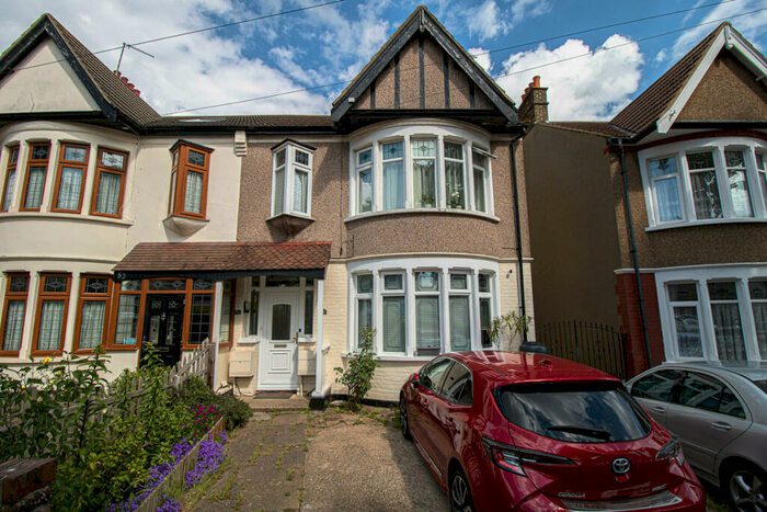 1 Bedroom Apartment To Rent In Cheltenham Road, Southend-on-sea, SS1