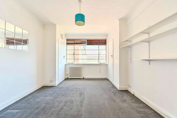 Studio To Rent In Du Cane Court, Balham, London, SW17
