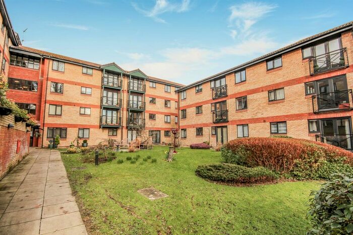 1 Bedroom Flat For Sale In Tongdean Lane, Withdean, Brighton, BN1