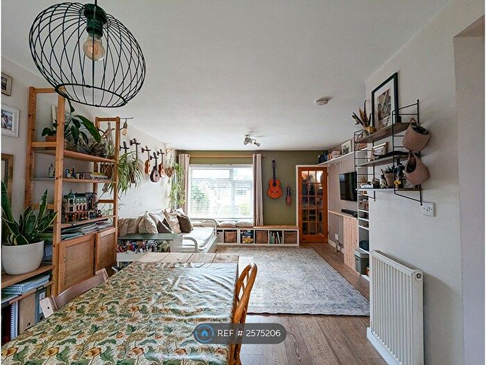 4 Bedroom Semi-Detached House To Rent In Sandford Close, Wivenhoe, Colchester, CO7