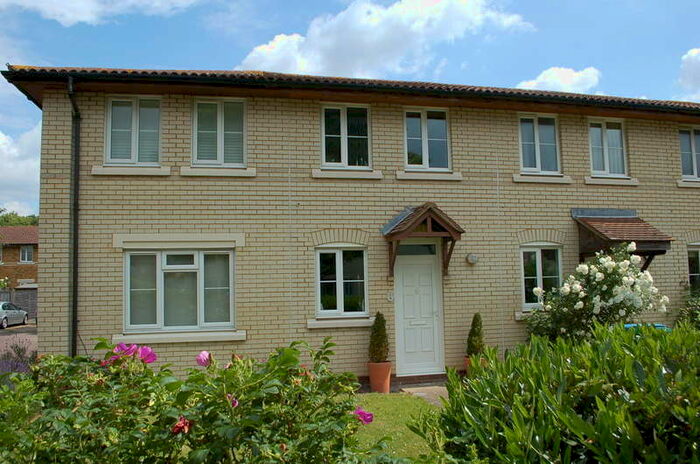 1 Bedroom Terraced House To Rent In Hampton, TW12