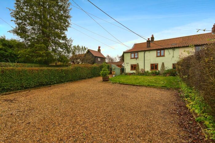 3 Bedroom Semi-Detached House For Sale In Lower Road, Holme Hale, Norfolk, IP25