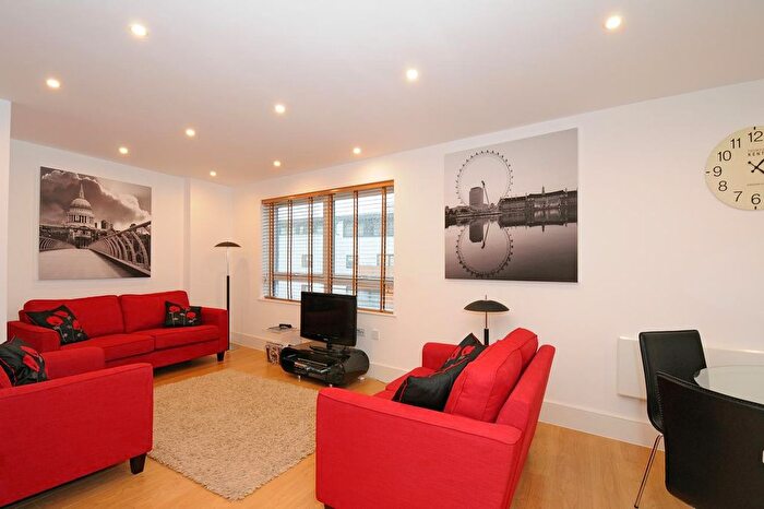 2 Bedroom Flat To Rent In Shepherdess Walk, Islington, N1
