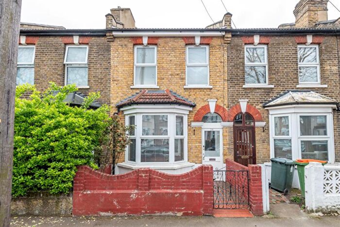 3 Bedroom House To Rent In Colston Road, Forest Gate, E7