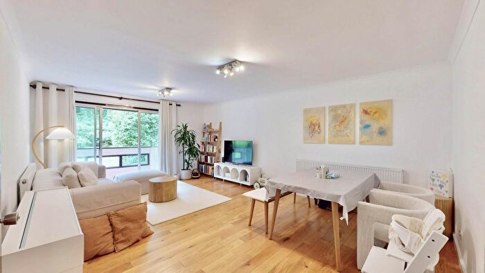 2 Bedroom Flat To Rent In Avenue Road, Highgate, N6
