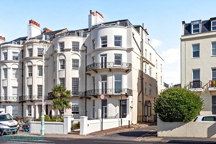 2 Bedroom Flat For Sale In Marine Parade, Brighton, BN2