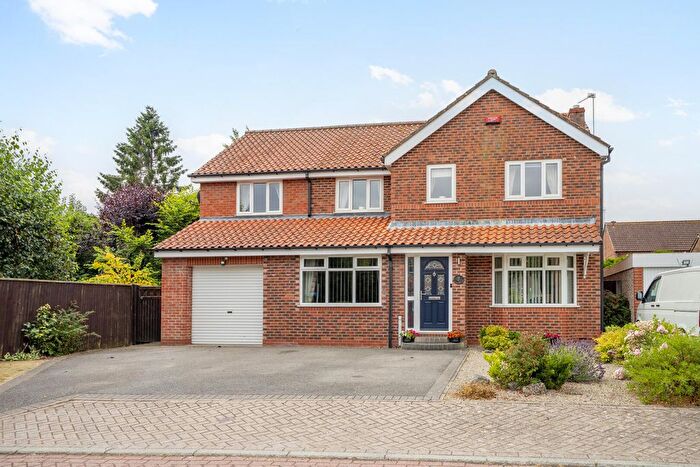 5 Bedroom Detached House For Sale In Riverside Close, Elvington, York, YO41