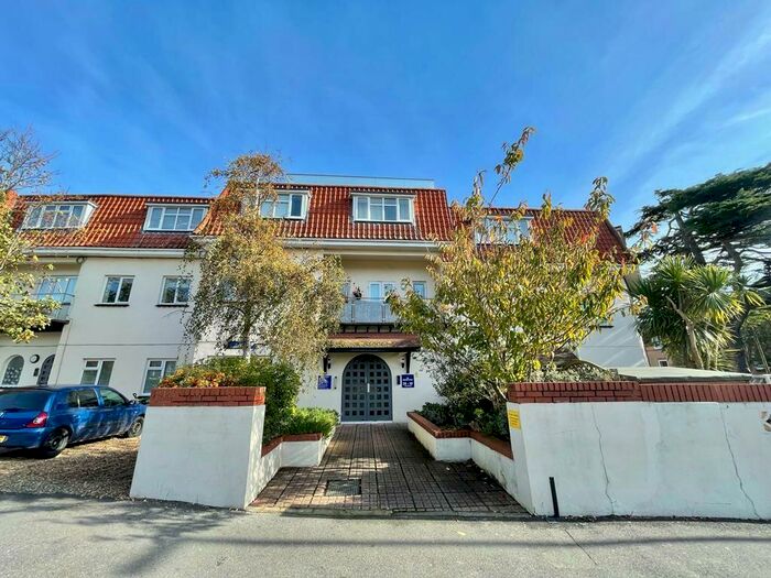 1 Bedroom Apartment To Rent In Sea Road, BH5