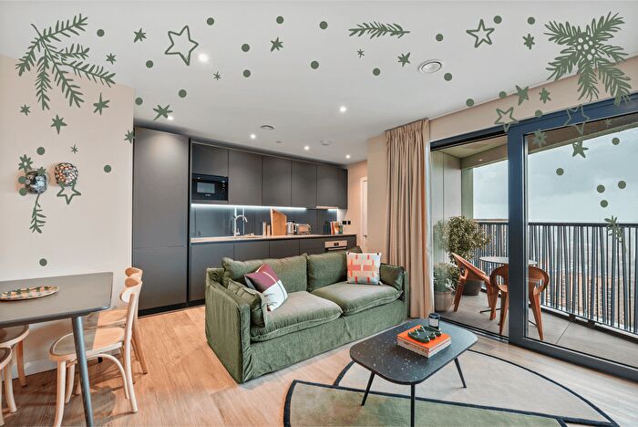 2 Bedroom Flat To Rent In Riverstone Heights, Reed Avenue, London, E3