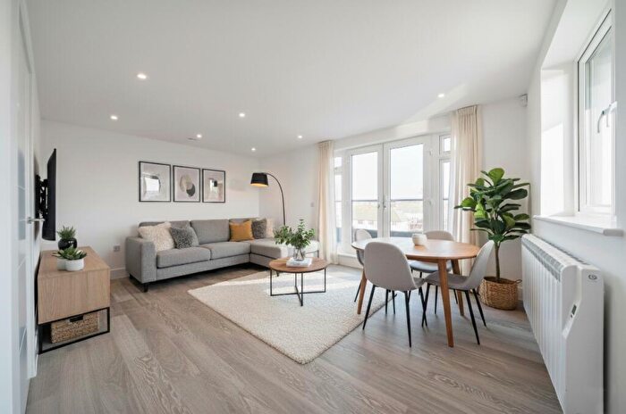 Studio To Rent In Croydon Road Beckenham, BR3