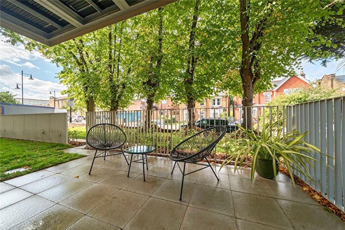 2 Bedroom Flat For Sale In Hadlow Road, Sidcup, DA14