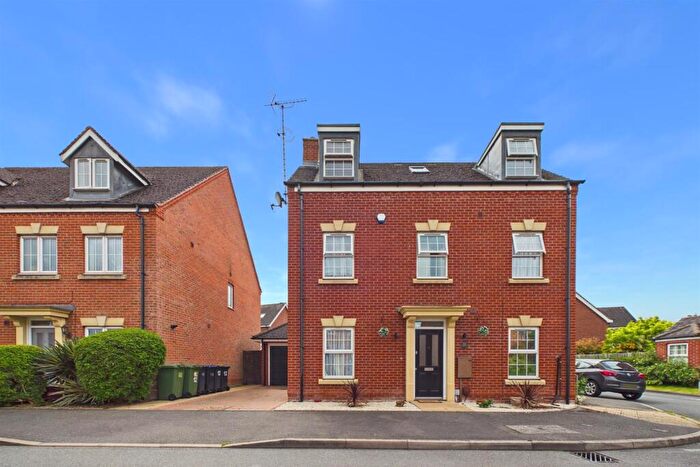 4 Bedroom Detached House To Rent In Brittain Lane, Warwick, CV34