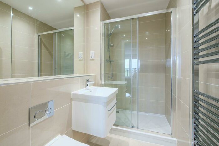 2 Bedroom Apartment To Rent In Well Farm Road Whyteleafe, CR3