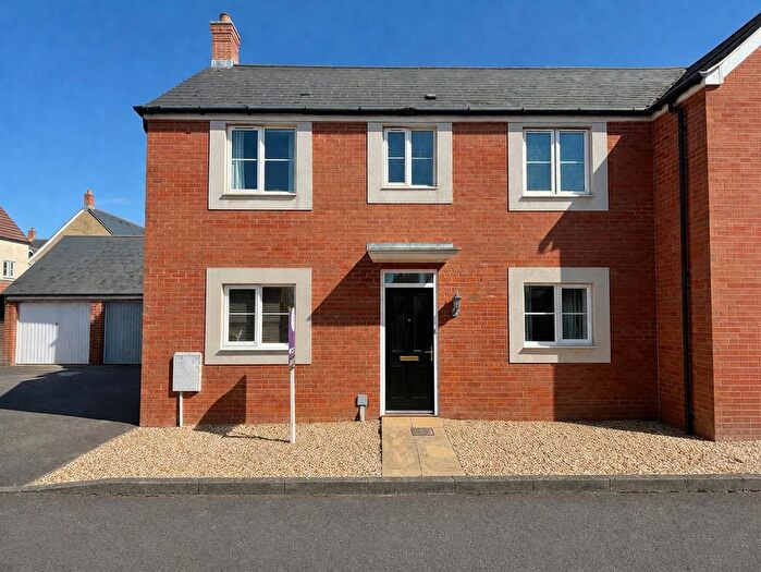 3 Bedroom Semi Detached House For Sale In Dunlin Drive, Portishead, BS20